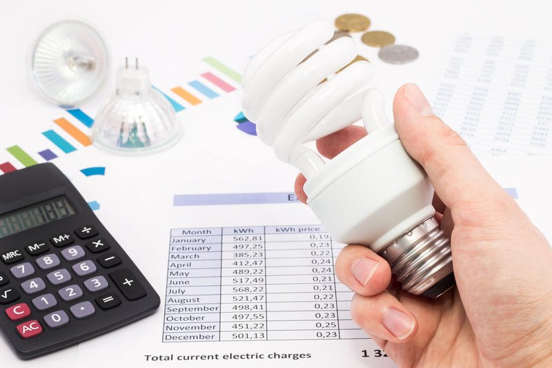 Modificări în legislația pe energie: De la reducerea plafoanelor la energie și gaze până la eliminarea taxei pe soare